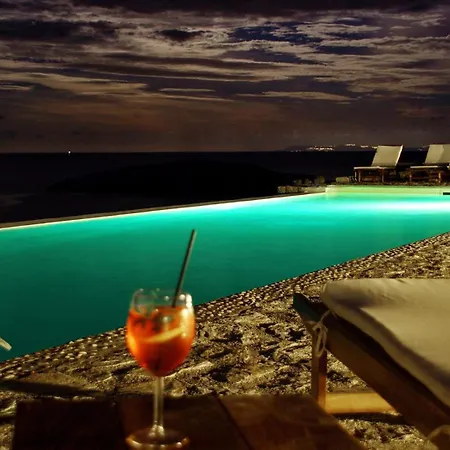 Villa Folegandros Aspropounta Double Beachfront *