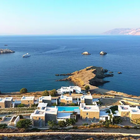 Folegandros Aspropounta Double Beachfront カラボスタシス