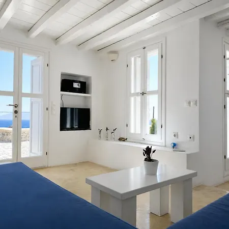Folegandros Aspropounta Double Beachfront Villa Karavostasis (Folegandros)