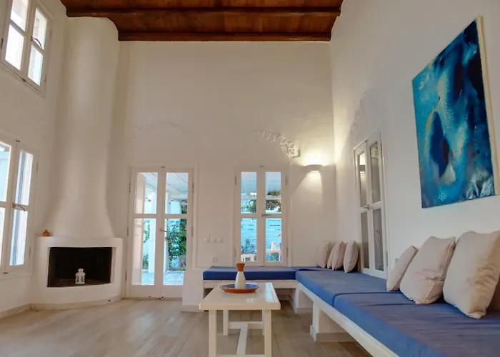 Folegandros Aspropounta Double Beachfront Villa Karavostasis (Folegandros)