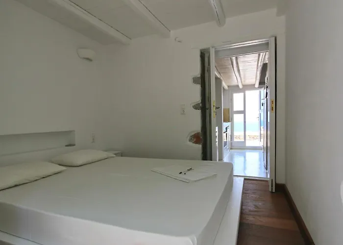 Folegandros Aspropounta Double Beachfront Villa *